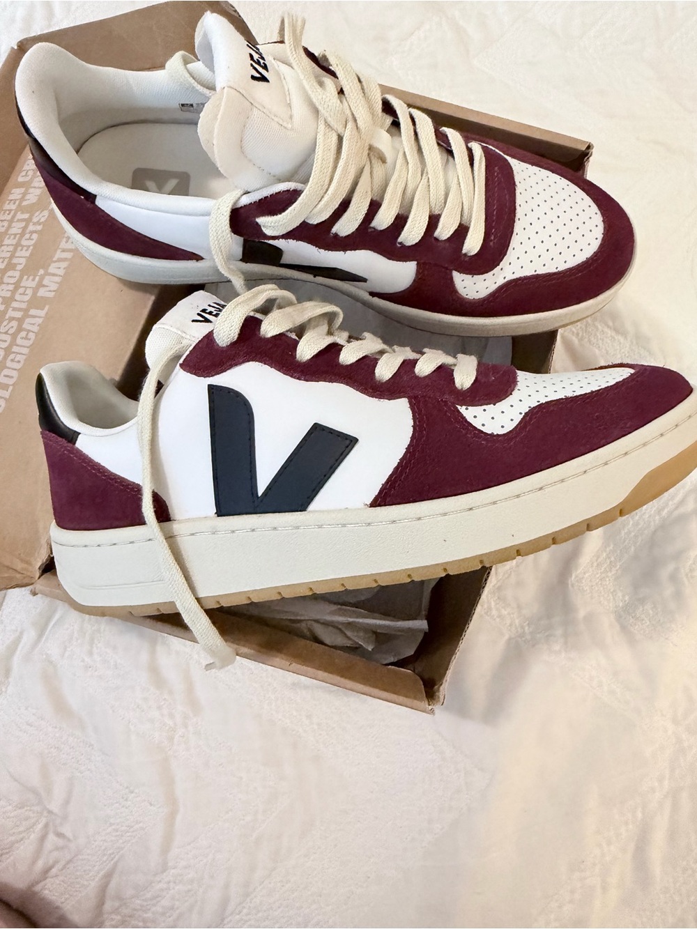 Veja V-10 leather sneakers sz 9/40